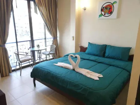 Qhkl Hotel Hotels near Ban Sai Nam Yen School