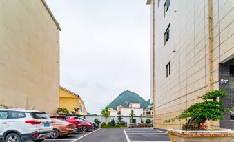 Anshun Qifeng Hotel (Xiayun Industrial Park)
