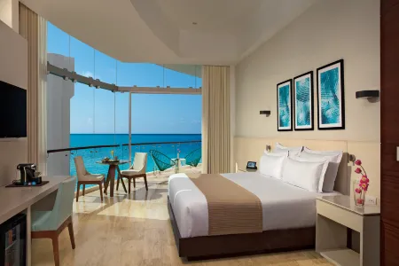 Krystal Grand Cancun All Inclusive Отели рядом с достопримечательностью «Плайя Гавиота Асуль»