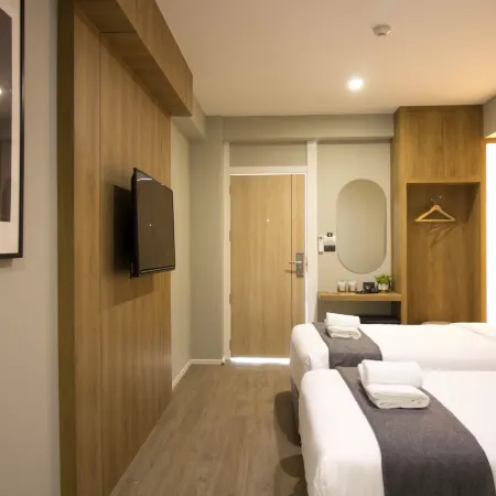 B Stay Hotel Отели рядом с достопримечательностью «Станция экспресс-поезда Ramkhamhaeng»