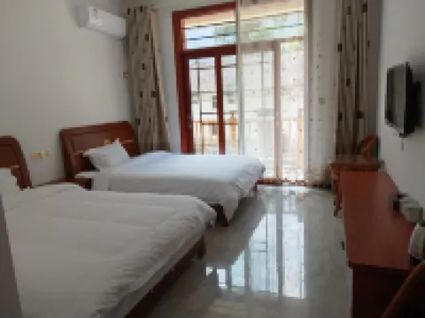 Yichun Dashuxia Inn