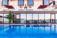 Floral Lux Hotel Huangshan Grand Travel Lodge - Infinity Pools