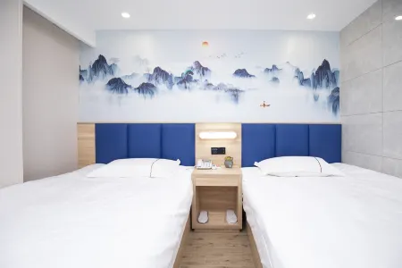 Qingmu Hotel (Nanjing Line 2 Mochou Lake Station) Отели рядом с достопримечательностью «Fenghuang West Street»