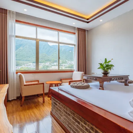 Floral Hotel · Auspicious Day Guesthouse