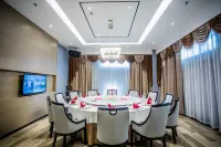 Huoerguosi Yingbin Guest House - Pool