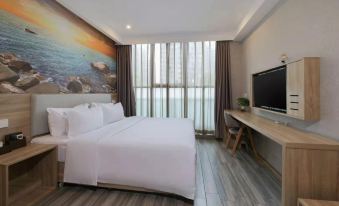 Yushangju Hotel(Chongqing Jinjian Road Metro Station)