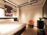 ZMAX HOTELS(武汉江汉路步行街璇宫店) - 一张床M(无窗)