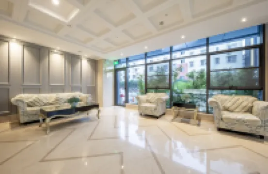 Yitel Trend (Changshu North Bus Station)