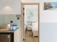 惠东双月湾贴海海景度假公寓 - 至尊一线正海全海景两房两厅三床套房