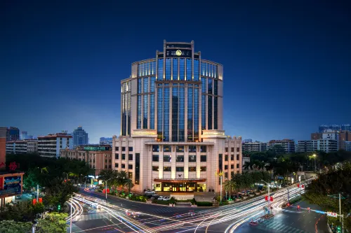 熹龍国際ホテル（茂名人民広場高速鉄道駅）