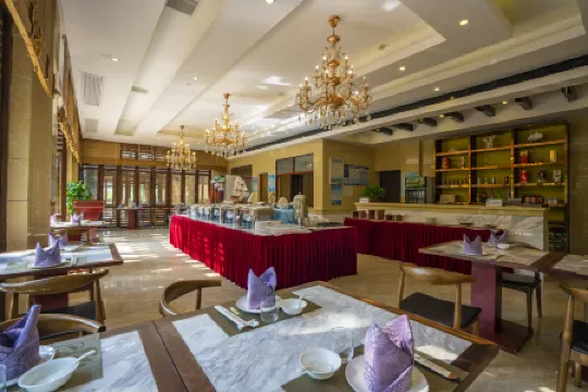 South Bay Seaview Hotel of Weizhou Island Отели рядом с достопримечательностью «Great Palace»