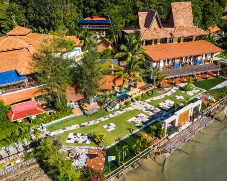 Lost Paradise Resort Hotels in Tanjung Bungah
