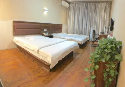 Seven Tianle Business Hotel in Linfen Hotels in Linfen