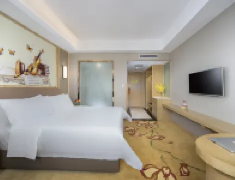 Vienna International Hotel (Chifeng Railway Station)