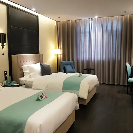 Xi'an Hotel (Yining Feijichang Road Liuxing Street )