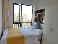 Yunzhiwu Apartment (Guilin Medical College Guilin Normal University Lingui Campus Branch) - Condos