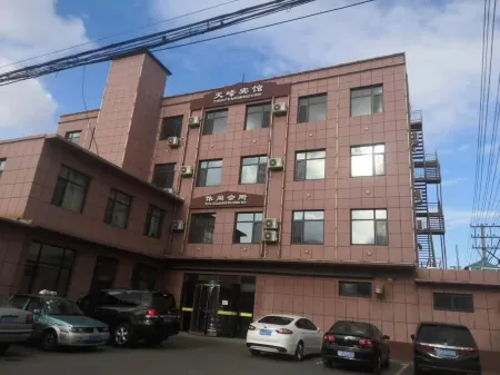 Wafangdian Tianfeng Hotel Отели рядом с достопримечательностью «Hengshan Ancient College»