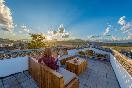 Yunli Time Inn Отели в г. Тенчун