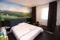 Pengmei Hotel (Wuxi Yixing Longbeishan Forest Park1287207)