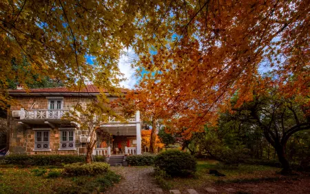 Moganshan Manting Garden View Holiday Villa Отели рядом с достопримечательностью «Baiyun Mountain Pavilion»