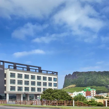Sunrise Hotel Seongsan Отели рядом с достопримечательностью «Тон-Амса»