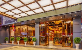 James Joyce Coffetel Hotel (Kunming Railway Station Huancheng South Road Subway Station)