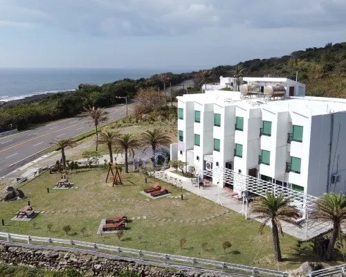 Cest La Vie BB Hotels near Eluanbi