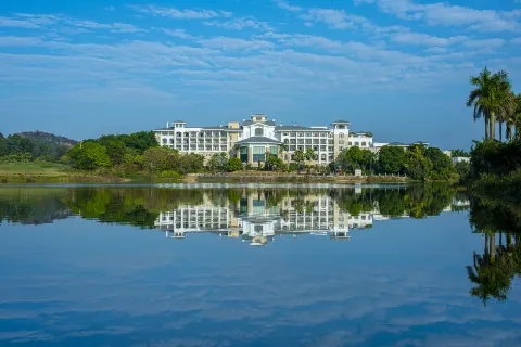 Sands Lakeside Hotel
