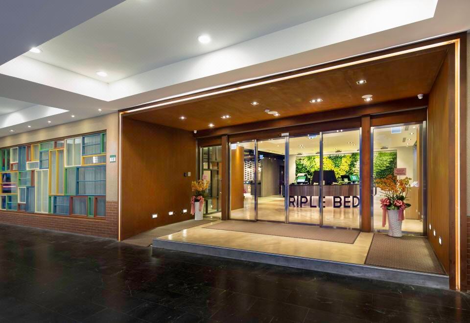 Triple Beds Hotel 이미지