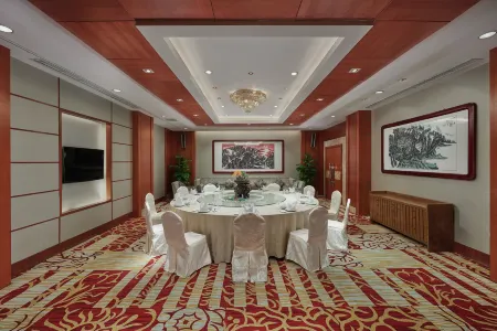 Fragrant Hill Empark Hotel Отели рядом с достопримечательностью «National Botanical Garden South Garden»