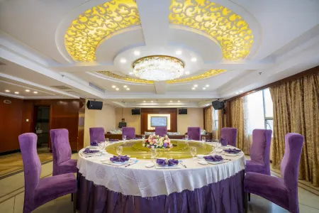 Yuezhi Hotel (Huazhou Beijing Road) Отели в г. Хуачжоу