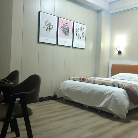 Luoshan Jingyuan Express Hotel