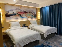 Bazhong Hualong Hotel