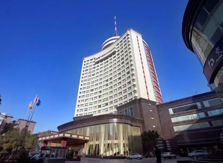 Oriscene Garden Hotel (Bayi square Tengwang Pavilion ） Отели рядом с достопримечательностью «Qiushui Square»