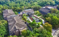 Wuzhishan Yatai Rainforest Hotel Hotels in Wuzhishan