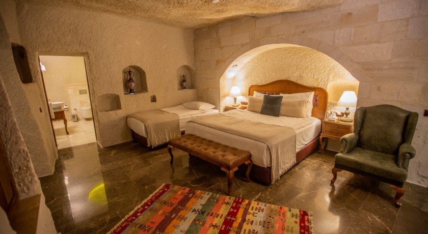 Artemis Cave Suites