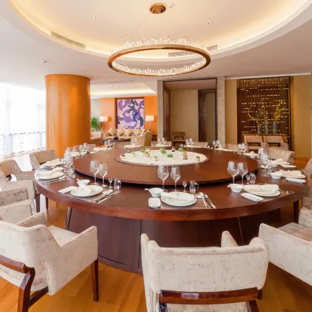 Holiday Inn NANJING XUANWU LAKE by IHG Отели рядом с достопримечательностью «Дворц Мэйлин»
