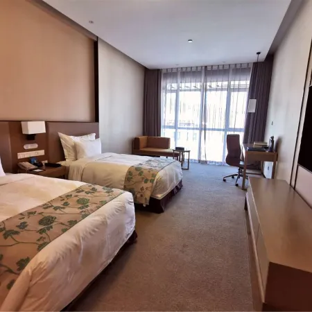 Yanlu·Huangling Hotel