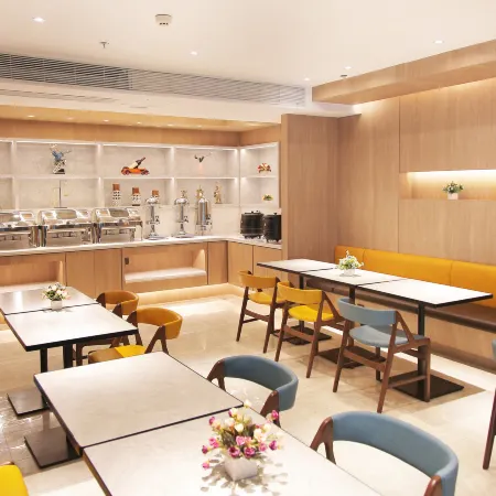 HanTing Premium Hotel (Xining Dashizi)