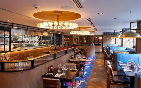 NYX Hotel Dublin Christchurch Отели рядом с достопримечательностью «Церковь Святого Аудоена»