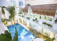 Mint Swimming Pool Design Hotel