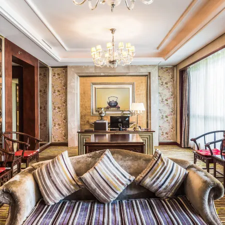 River & Holiday Grand Rezen Hotel Yunyang