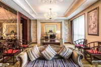 River & Holiday Grand Rezen Hotel Yunyang - parking