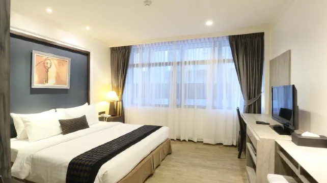 One Bedroom Suite Premium