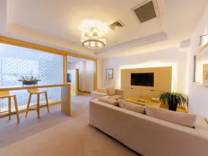 Grand Mercure Urumqi Hualing Accor (CCMALL Times Square in Hongshan Park)