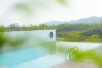 Nanjing Yuequnqing·Thai style Tangquan Holiday Homestay - Infinity Pools