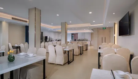 Vienna 3 Best Hotel (Shantou Chenghai Bus Terminal) Отели рядом с достопримечательностью «Kelong Trees Garden»