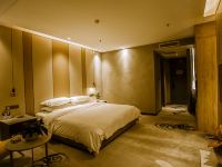 伊宁海泰国际酒店 - 豪华大床房