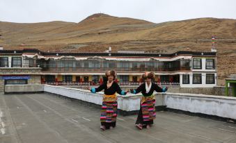 Langkazi Yanghu Tribe Family Hotel