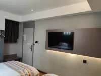 Prestige Paris Spring Select Hotel - 2-Star
